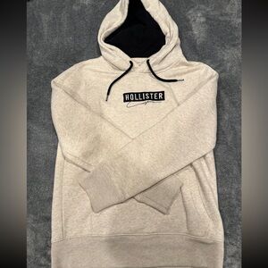 Hollister hoodie size XS like new.